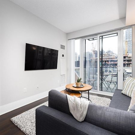 Dwtn Condo Near Cn Tower! W/ Free Parking Toronto Eksteriør bilde