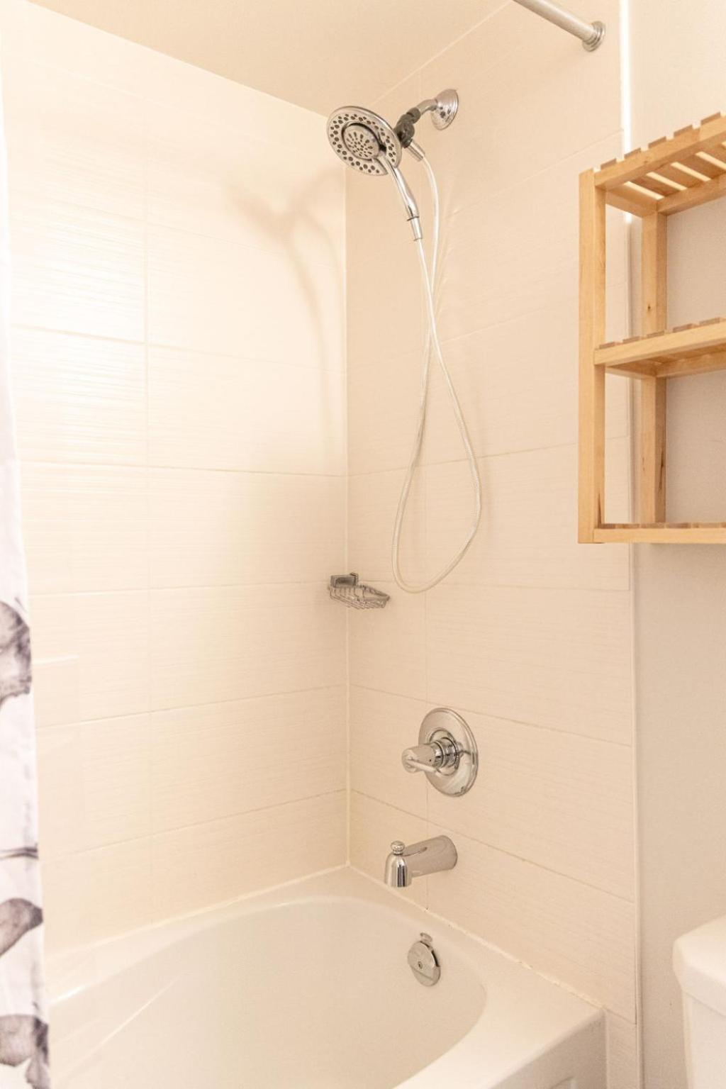 Dwtn Condo Near Cn Tower! W/ Free Parking Toronto Eksteriør bilde