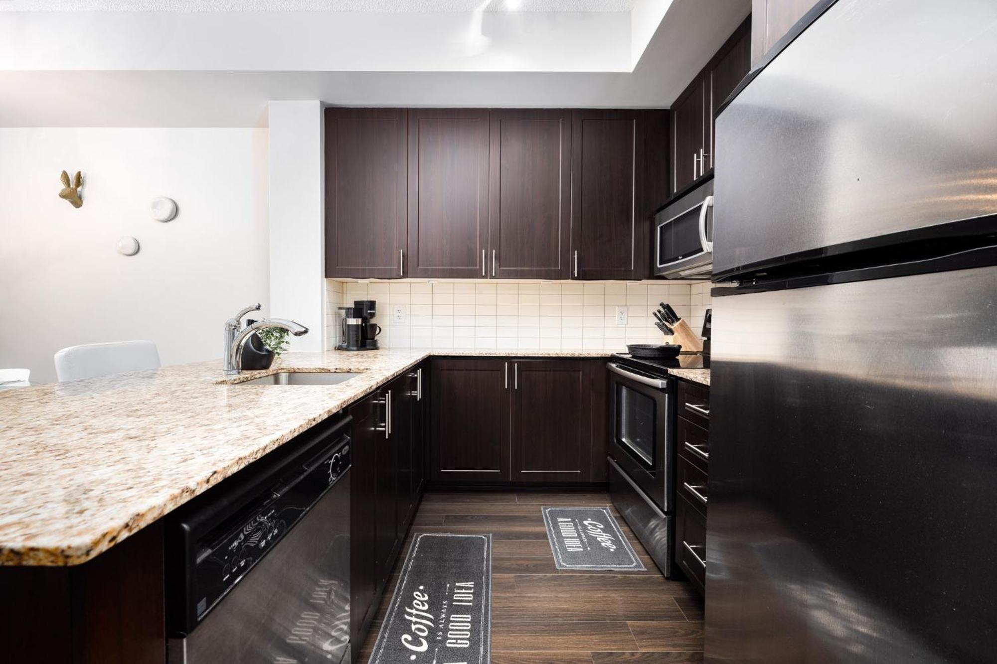 Dwtn Condo Near Cn Tower! W/ Free Parking Toronto Eksteriør bilde